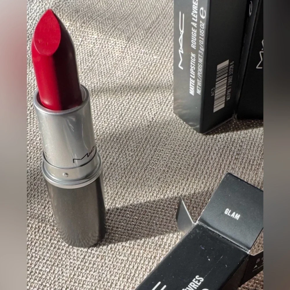 MAC “GLAM” Lipstick - Exclusive Release / ✨LIMITED EDITION✨ - Picture 6 of 8